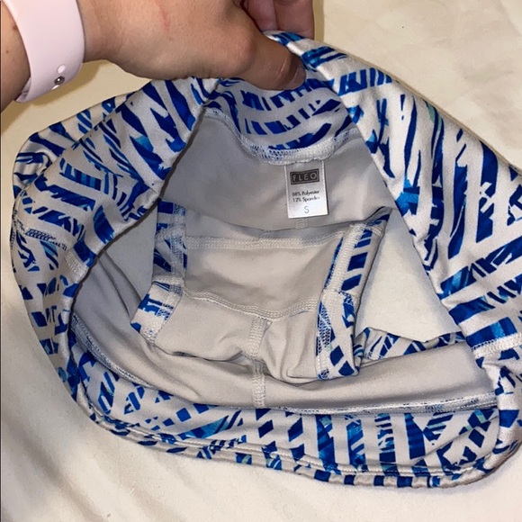 Fleo shorts size small - Picture 3 of 3